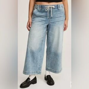NWT Torrid Light Blue Wide-Leg Jeans
